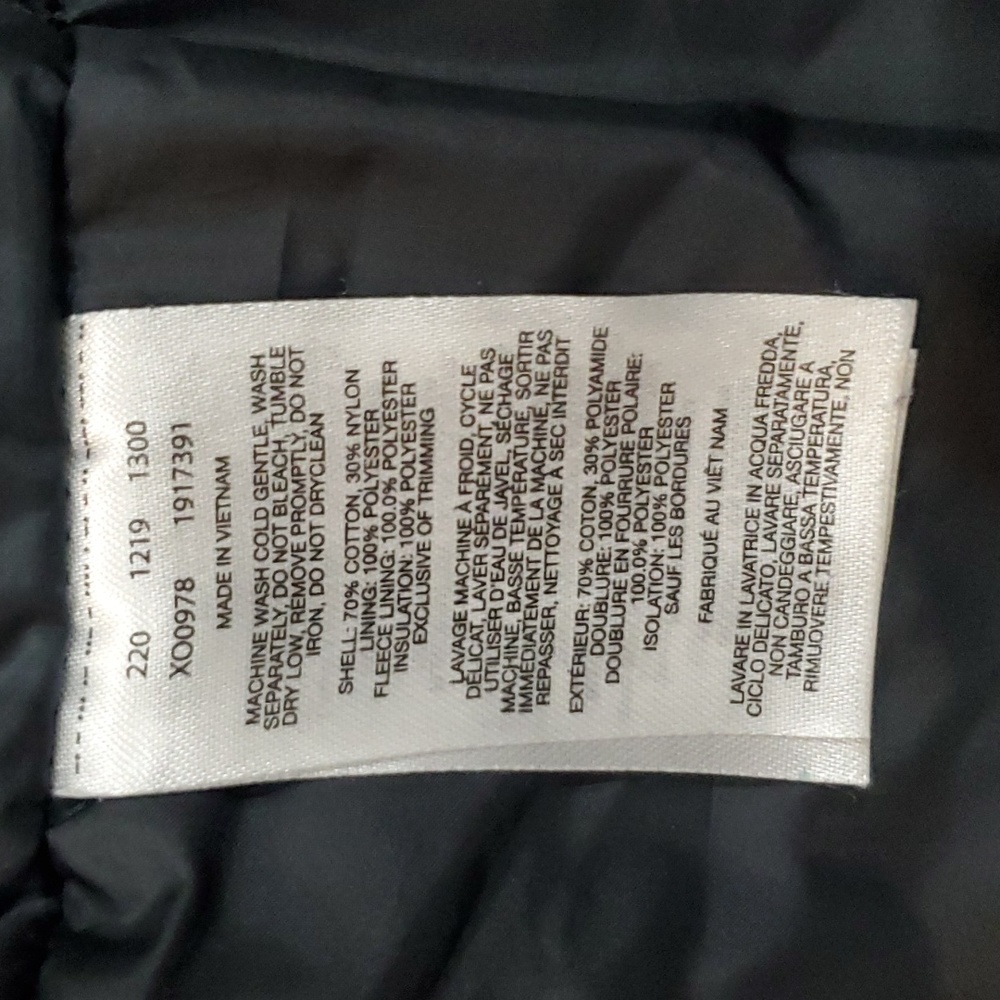 COLUMBIA  SPORTSWEAR COMPANY - Picture 15 of 16